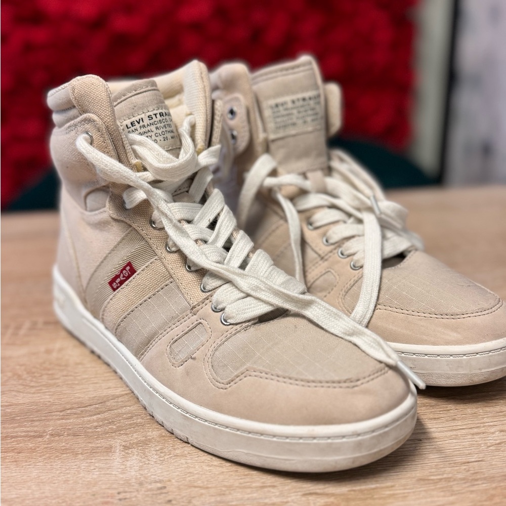 Levi's Beige High-Top Sneakers